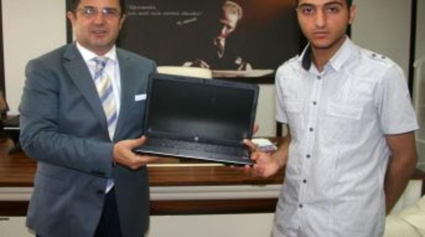 Elazığ'da Başarılı &Ouml;ğrenciler &Ouml;d&uuml;llendirildi