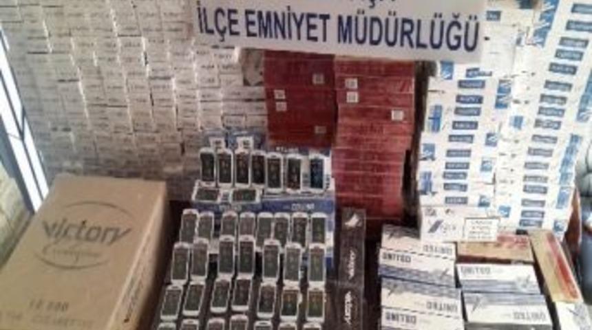 G&uuml;mr&uuml;k Ka&ccedil;ağı 88 Cep Telefonu Ele Ge&ccedil;irildi