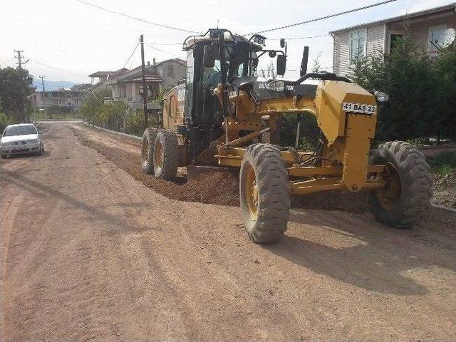 Başiskele'de Cadde Ve Sokaklar Asfaltlanıyor