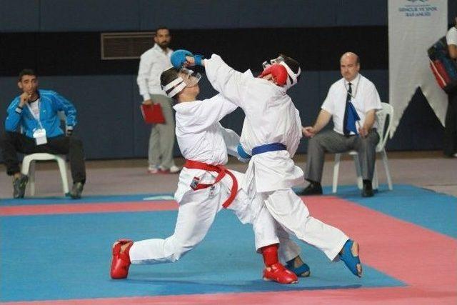 Türkiye Karate Şampiyonası Kocaeli'de Yapıldı