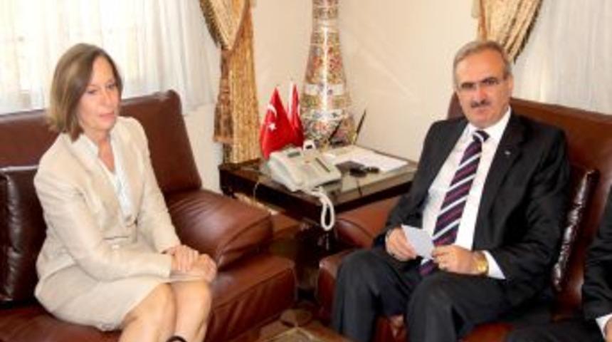 B&uuml;y&uuml;kel&ccedil;isi Conzemius: T&uuml;rkiye&rsquo;nin AB &Uuml;yeliğine Destek Veriyoruz