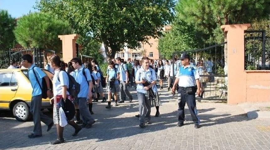 Vali Ayyıldız&rsquo;dan Okullardaki G&uuml;venliğin Artırılması Talimatı