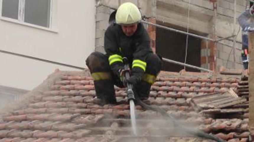 İki Hafta &Ouml;nce Boşaltılan Evde Yangın &Ccedil;ıktı