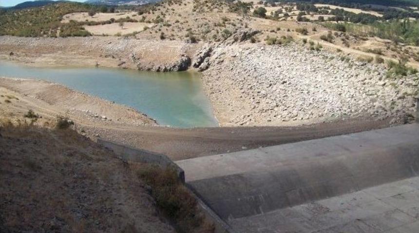 K&uuml;&ccedil;&uuml;kl&uuml; G&ouml;leti Kurudu