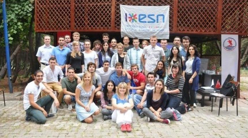 Om&uuml;&rsquo;ye Gelen Uluslararası &Ouml;ğrenciler Birbirleriyle Tanıştılar