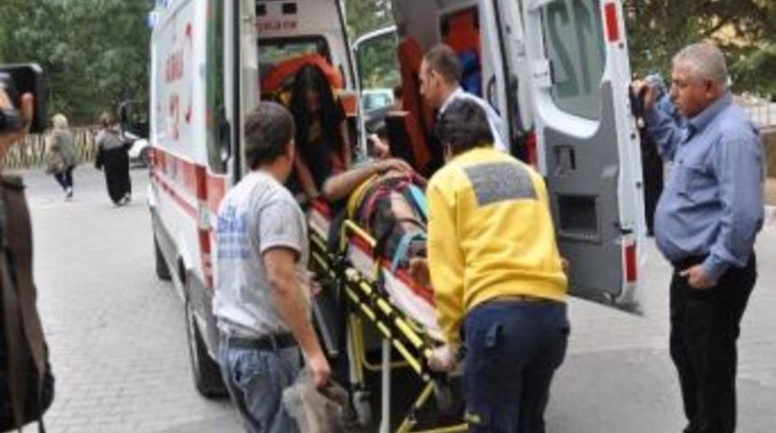 Asans&ouml;r&uuml;n Halatı Koptu: 1 İş&ccedil;i Yaralandı