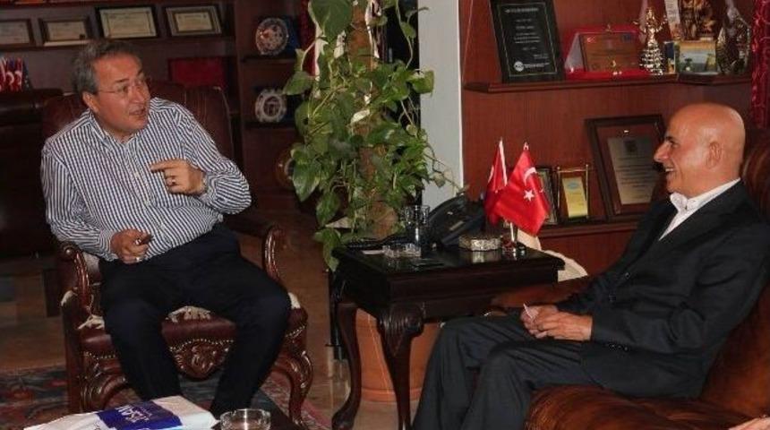 Hayırsever İşadamı Erdoğan Belediye Başkanı &Uuml;nver&rsquo;i Ziyaret Etti
