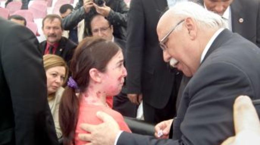 Ağlayarak Bakan Avcı'ya 'okumak Istediğini' S&ouml;yledi, Mutlu Ayrıldı