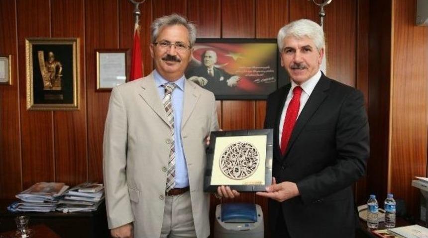 Başkan Sakallı Sgk İl M&uuml;d&uuml;r&uuml; Akpolat'ı Ziyaret Etti