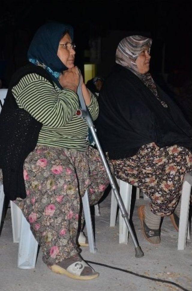 Aliağa K&ouml;ylerinde Belediyeden Sinema Keyfi 2