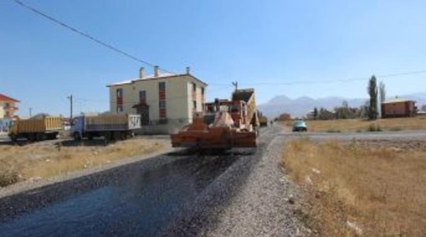 Aziziye&rsquo;de Yeni Yollar Asfaltlandı