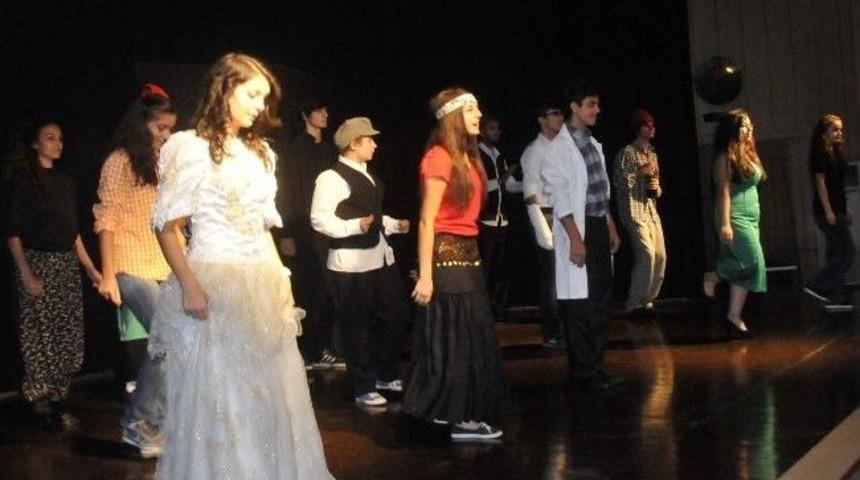 Akdeniz'de Tiyatro Kursları Sona Erdi