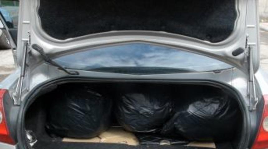 Aksaray&rsquo;da Otomobilin Bagajından Esrar &Ccedil;ıktı