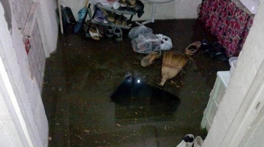 Nazilli&rsquo;de Evleri Su Bastı