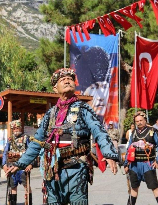 Karaburun 91 Yıl Önceki Kurtuluş Coşkusunu Yaşadı