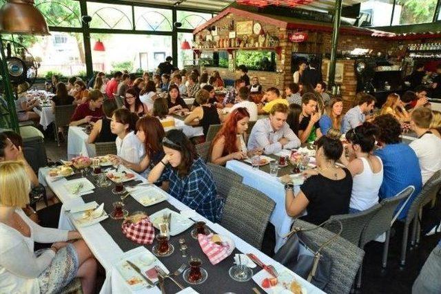 Dokuz Eylül Üniversitesi Erasmus Öğrencileri Kahvaltıda Buluştu 1