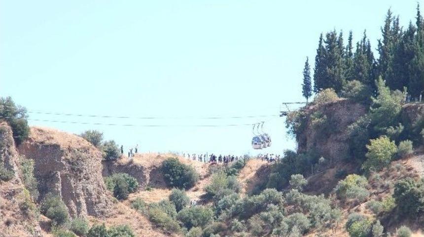 U&ccedil;uruma Yuvarlanan Kadın Hastaneye Kaldırıldı