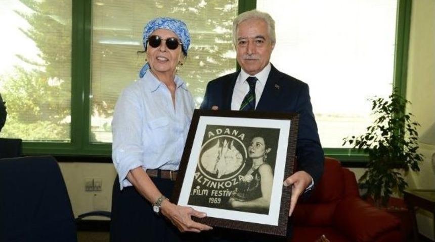 Aldırmaz Armağanı İle Girik&rsquo;i Duygulandırdı