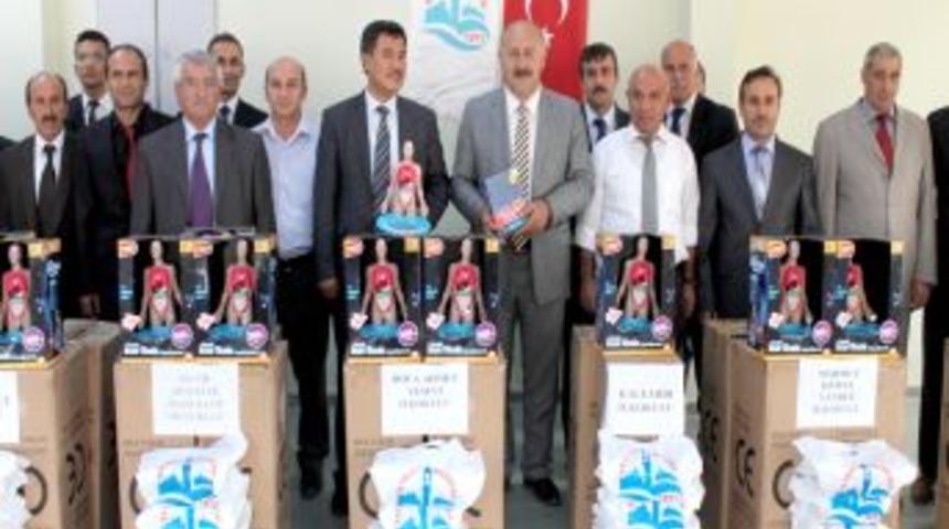 Bayburt Belediyesi, Okullara Malzeme Desteği Sağladı