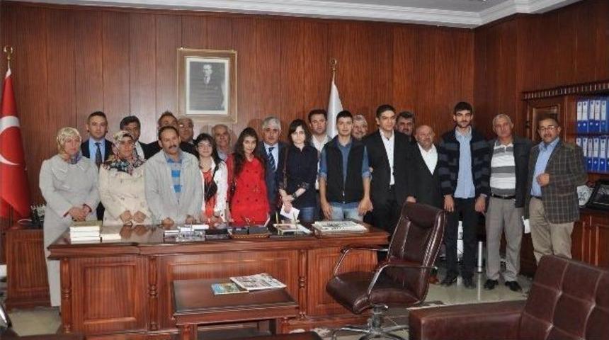 Sorgun Belediyesi Başarılı Olan &Ouml;ğrencileri &Ouml;d&uuml;llendirdi