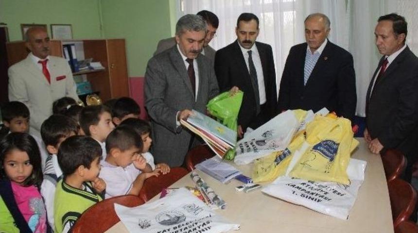 4 Bin &Ouml;ğrenciye Kırtasiye Yardımı