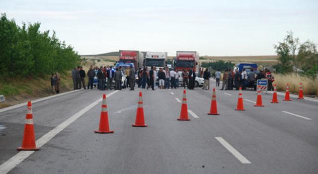 1 TIR 5 Mercedes kül oldu! 6