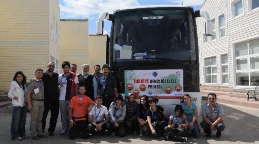 &Uuml;niversite &Ouml;ğrencilerinin T&uuml;rkiye Yolculuğu