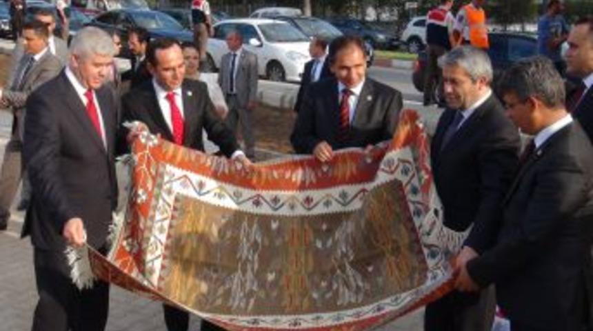 "Ekonomide Atılması Gereken Adımlar Konusunda &Uuml;niversiteler Başrol Oyuncuları"