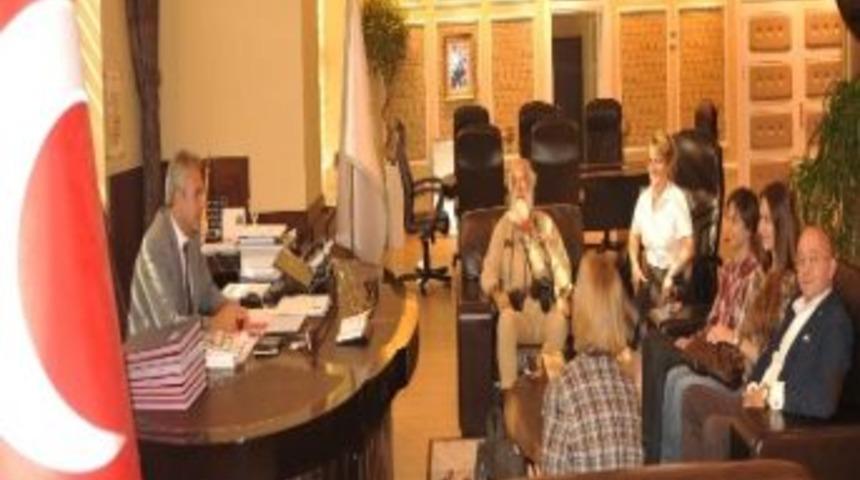 Kb&uuml; Rekt&ouml;r&uuml;ne Romanya&rsquo;dan Ziyaret