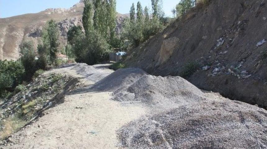 Bağlar Mahallesi&rsquo;nde Asfalt &Ccedil;alışması