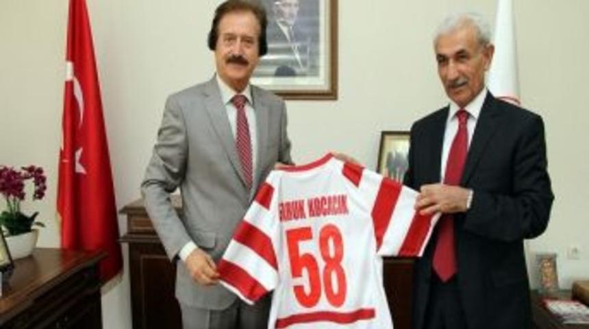 Sivas 4 Eyl&uuml;l Belediyespor&rsquo;dan, Rekt&ouml;r Kocacık&rsquo;a Ziyaret