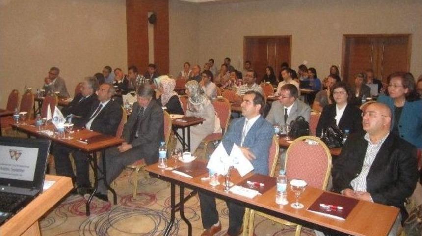 Van&rsquo;da &lsquo;fetal Maternal Mortalite Nedenleri Ve Gebelikteki Sistematik Hastalıklar&rsquo; Toplantısı