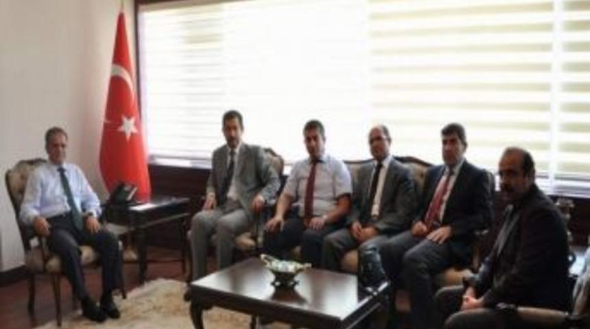 T&uuml;rk Eğitim-sen&rsquo;den Vali Tapsız&rsquo;a Ziyaret