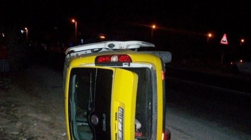 Didim-akb&uuml;k Yolunda Kaza: 2 Yaralı