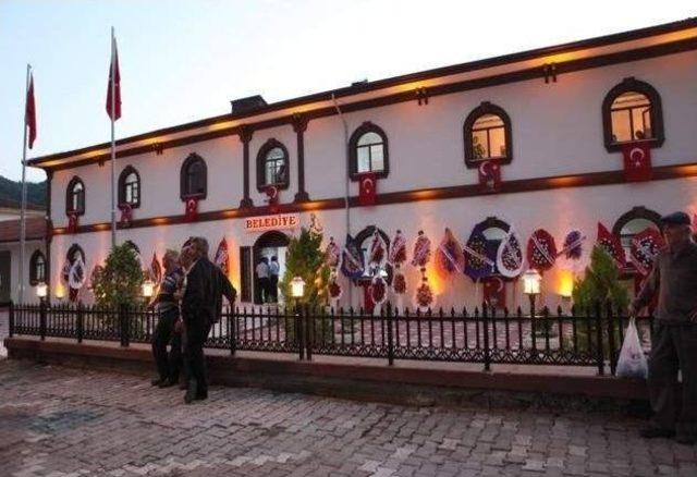 Taşova&rsquo;da Yeni Belediye Binası A&ccedil;ıldı 3