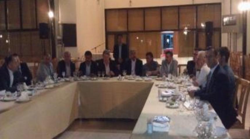 Ak Parti Milletvekili &Uuml;st&uuml;n G&uuml;m&uuml;şhane&rsquo;den Gelen Misafirlerini Ağırladı