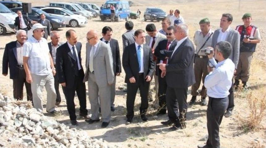 Taşlık Araziler Tarım Alanlarına D&ouml;n&uuml;şt&uuml;r&uuml;l&uuml;yor