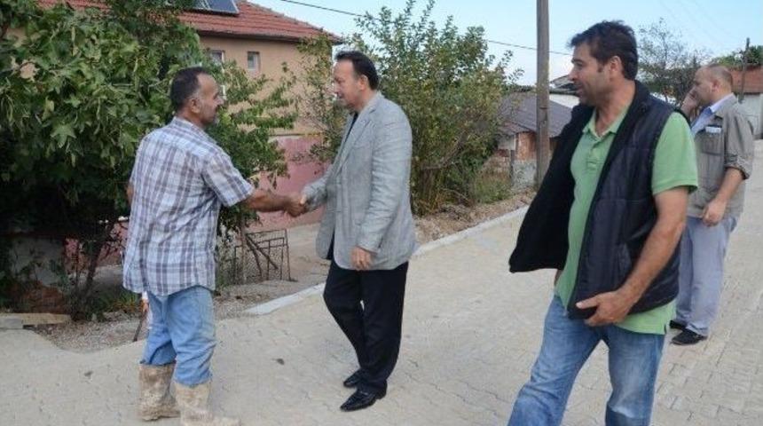 Karatepe'de Parke Ve Kaldırım &Ccedil;alışması