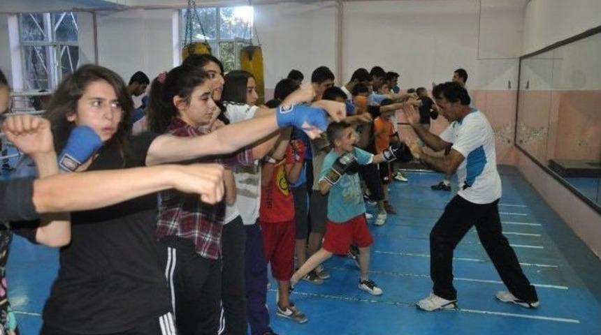 Malatya Boks&ouml;rler, Turnuva Hazırlıklarını S&uuml;rd&uuml;r&uuml;yor