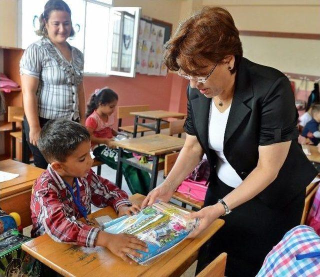 Okul Hediyeleri İzmir Büyükşehir'den