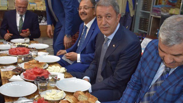 Bakan Akar: Bedelli askerlik ülkemize ve gençlerimize hayırlı olsun (3)