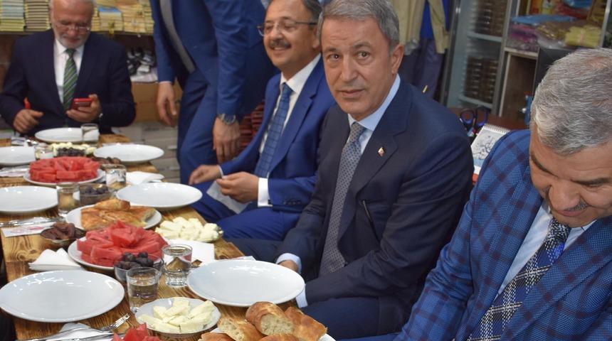 Bakan Akar: Bedelli askerlik ülkemize ve gençlerimize hayırlı olsun (3)