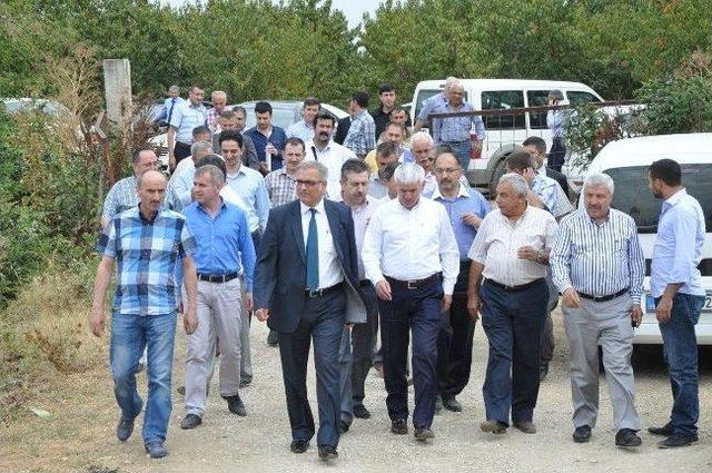 K&ouml;y Yollarına Sıcak Asfalt 1