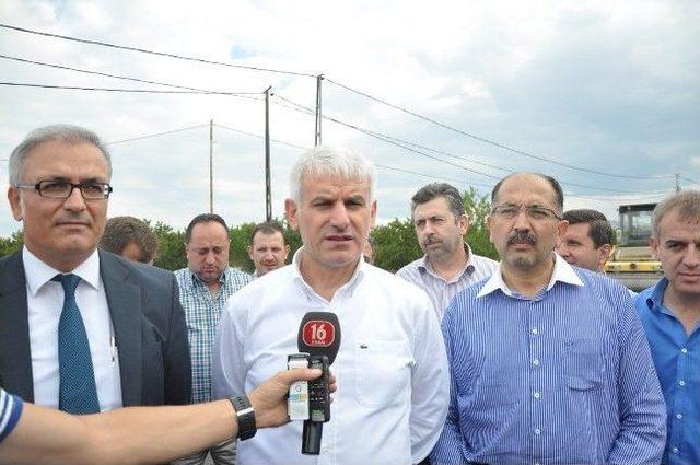 K&ouml;y Yollarına Sıcak Asfalt 2