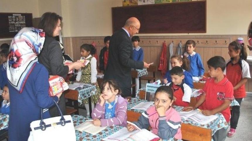 Ak Parti'den Minik &Ouml;ğrencilere Ziyaret