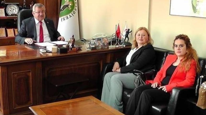Ak Parti &Ccedil;aycuma Kadın Kolları Başkan G&uuml;lşen&rsquo;i Ziyaret Etti