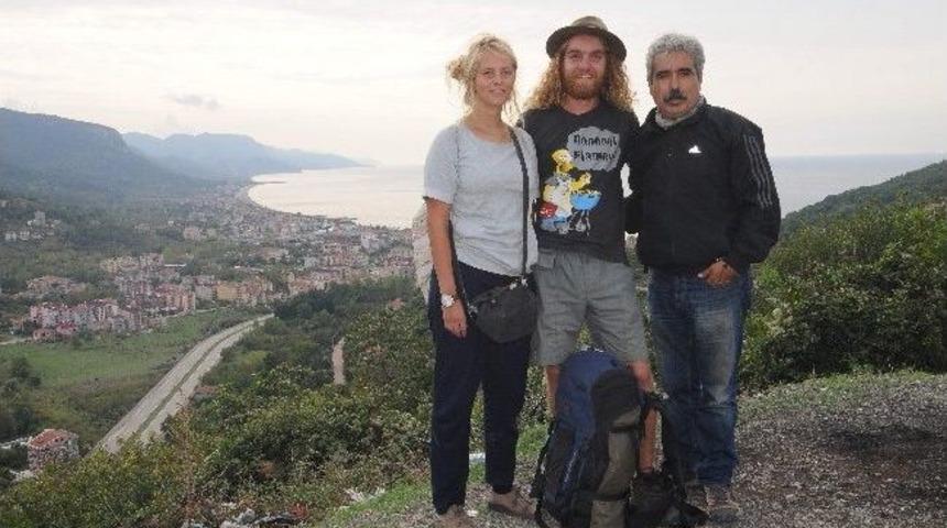 (&ouml;zel Haber) Y&uuml;r&uuml;yerek D&uuml;nyayı Dolaşıyorlar