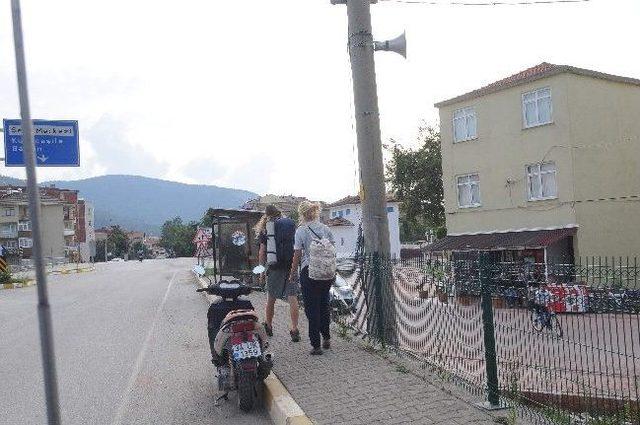 (özel Haber) Yürüyerek Dünyayı Dolaşıyorlar 2