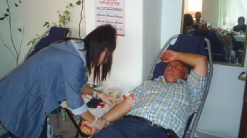 L&uuml;leburgaz H&uuml;k&uuml;met Konağı&rsquo;nda Kan Bağışı