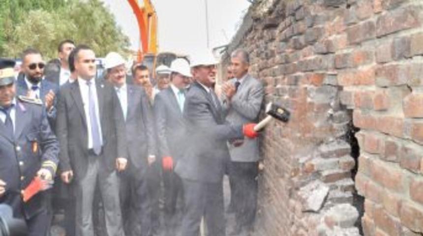 Bozdağ: AK Parti&rsquo;de Casus Iddiaları Iftiradan Ibarettir